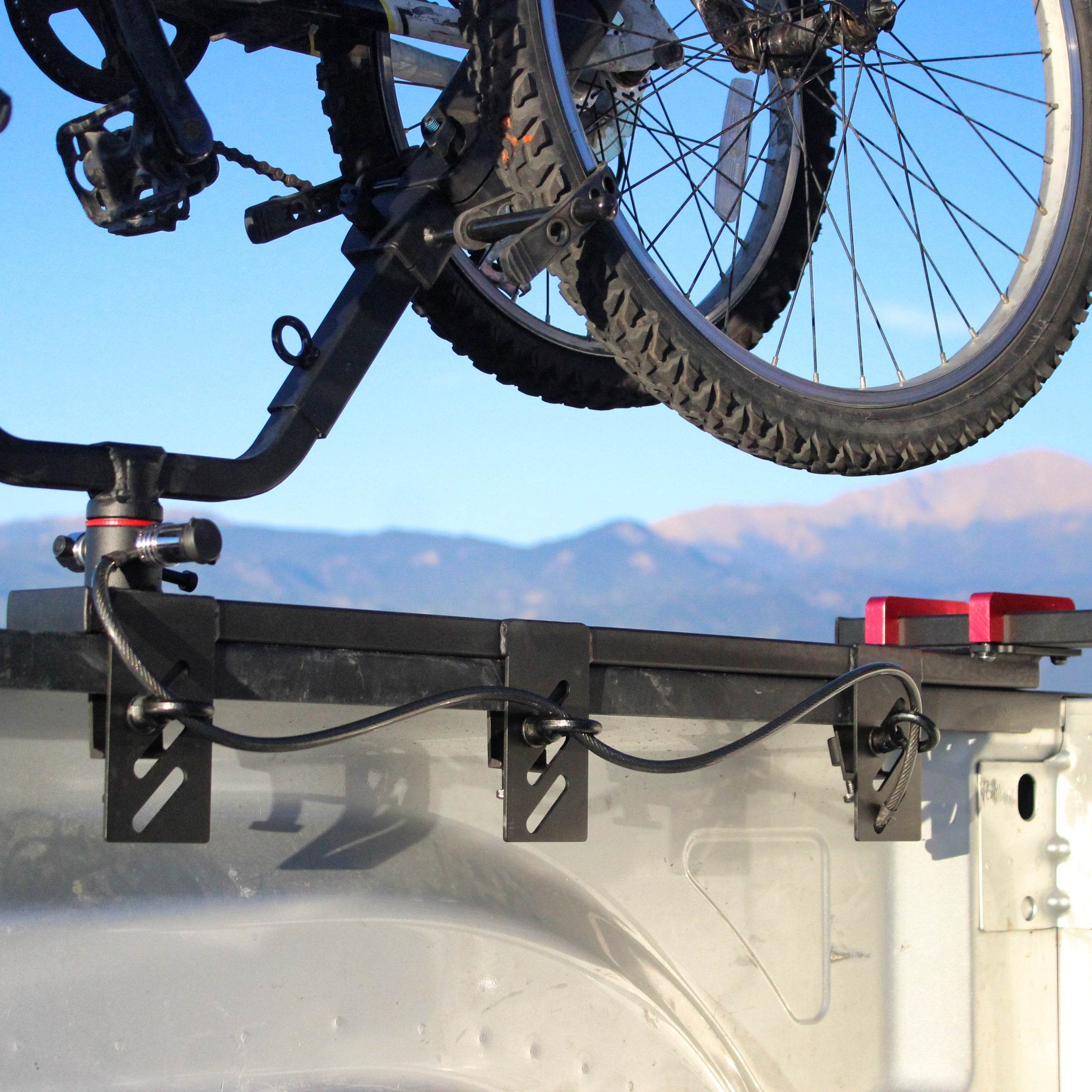 Three-Quarter Nelson 2-Bike Expandable Truck Bed Carrier